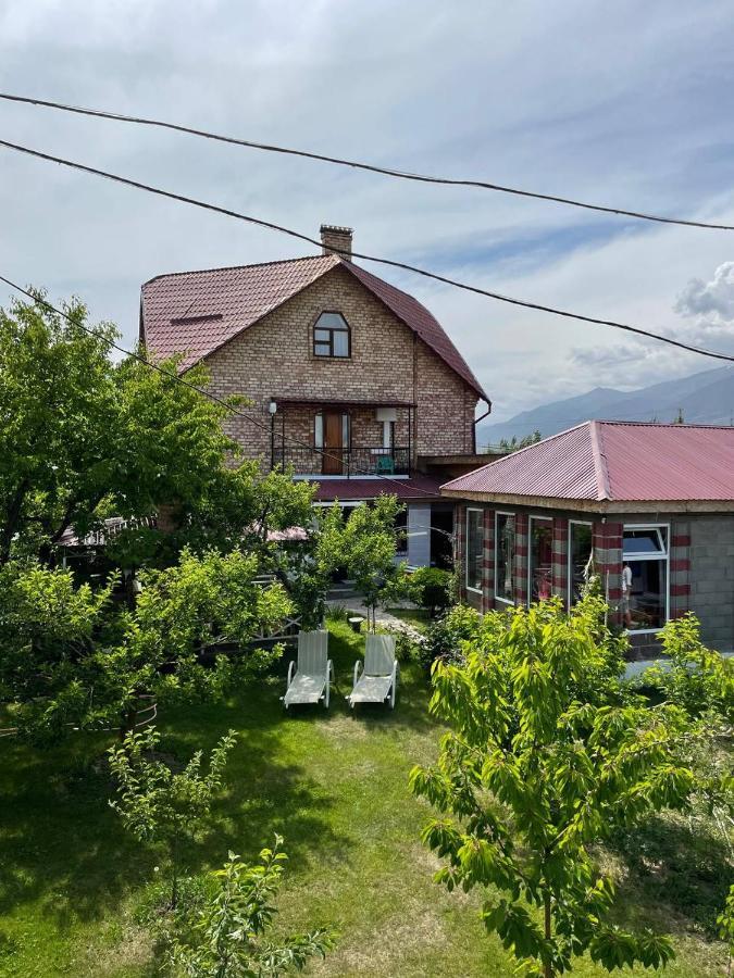 Guest House Visit Cholpon-Ata Exterior foto